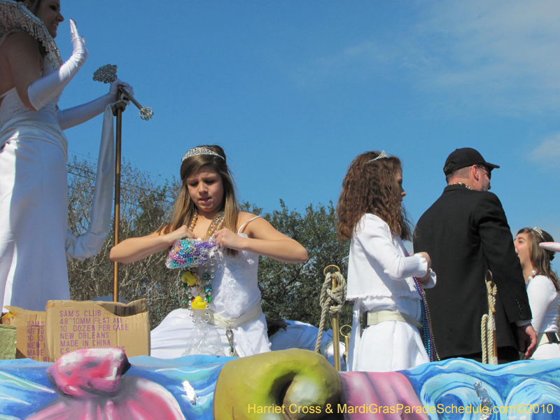 Krewe-of-Okeanos-2010-Mardi-Gras-New-Orleans-0443