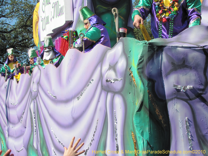 Krewe-of-Okeanos-2010-Mardi-Gras-New-Orleans-0448