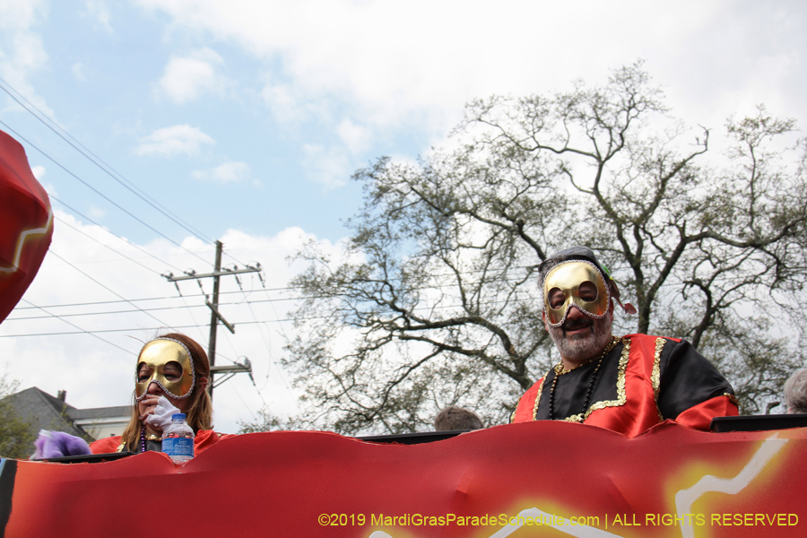Krewe-of-Okeanos-2019-008047