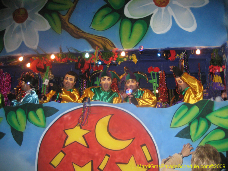 Mystic-Krewe-of-Olympia-2009-Covington-Mardi-Gras-Parade-0588