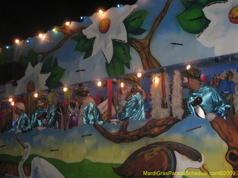 Mystic-Krewe-of-Olympia-2009-Covington-Mardi-Gras-Parade-0612