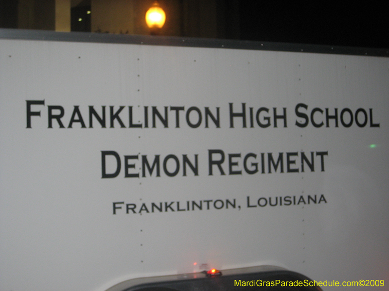 Mystic-Krewe-of-Olympia-2009-Covington-Mardi-Gras-Parade-0635