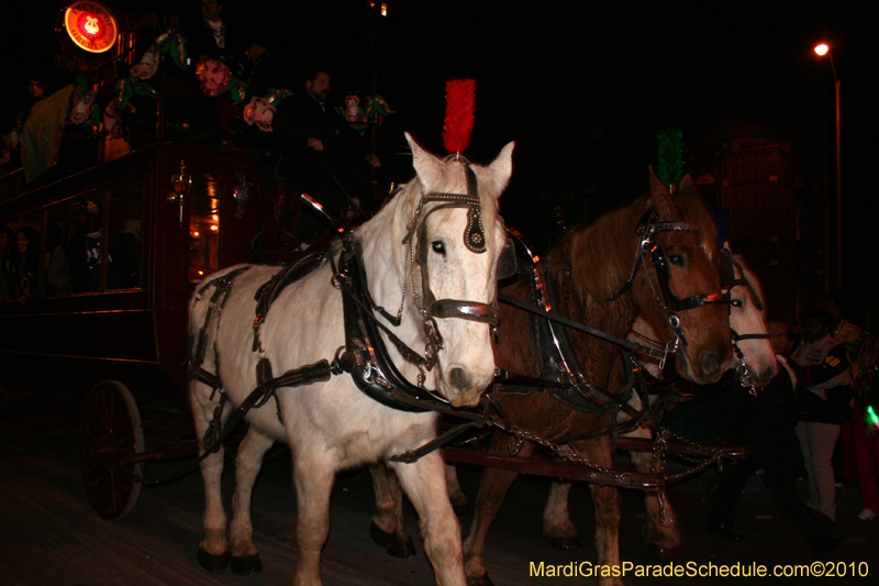 Krewe-of-Orpheus-2010-New-Orleans-Mardi-Gras-09856