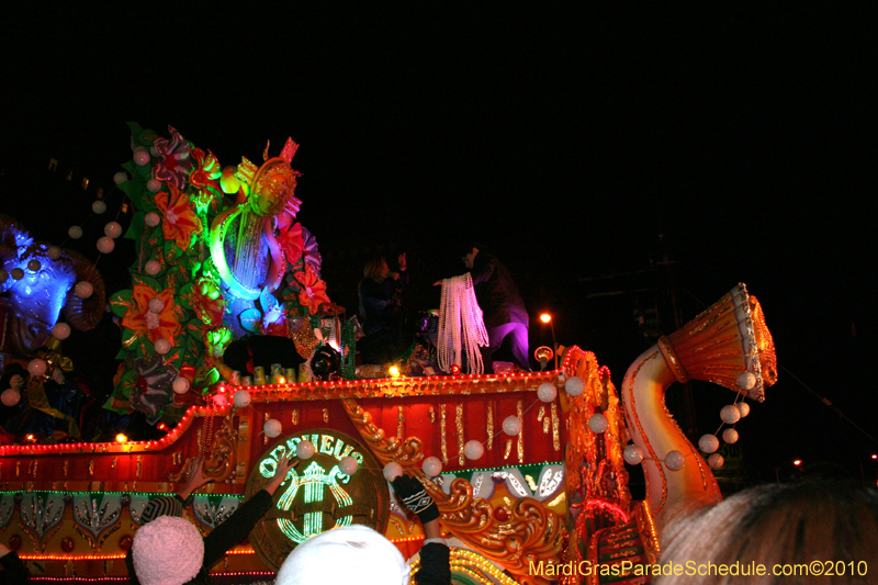 Krewe-of-Orpheus-2010-New-Orleans-Mardi-Gras-09886