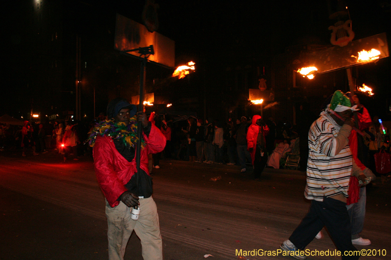 Krewe-of-Orpheus-2010-New-Orleans-Mardi-Gras-09897