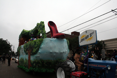 Krewe-of-Pontchartrain-Mardi-Gras-2008-New-Orleans-5350