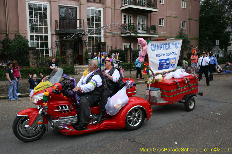 2009-Krewe-of-Pontchartrain-New-Orleans-Mardi-Gras-0470