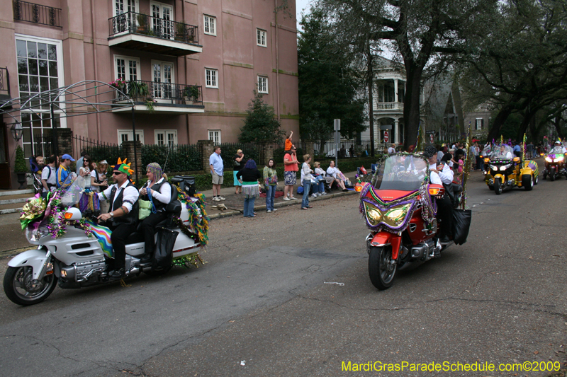 2009-Krewe-of-Pontchartrain-New-Orleans-Mardi-Gras-0471
