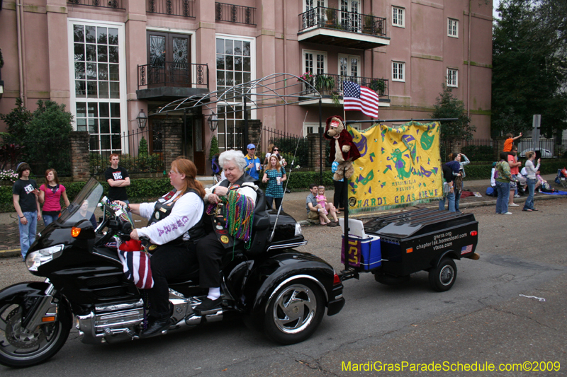 2009-Krewe-of-Pontchartrain-New-Orleans-Mardi-Gras-0474