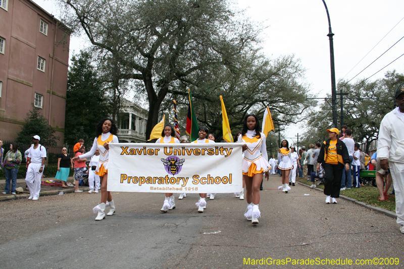 2009-Krewe-of-Pontchartrain-New-Orleans-Mardi-Gras-0511