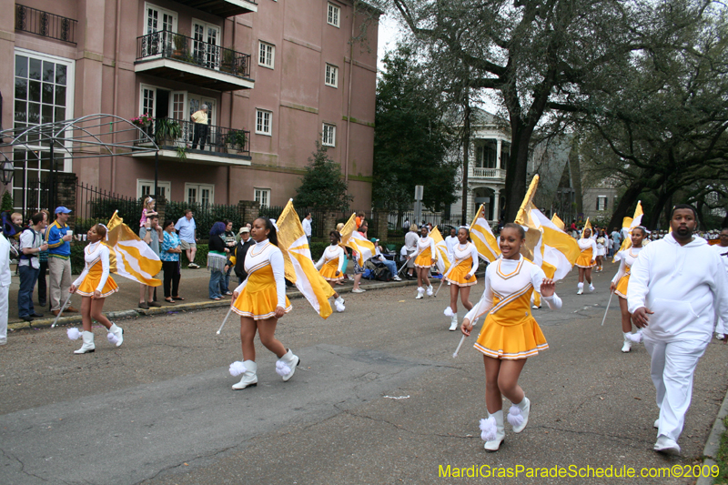 2009-Krewe-of-Pontchartrain-New-Orleans-Mardi-Gras-0513