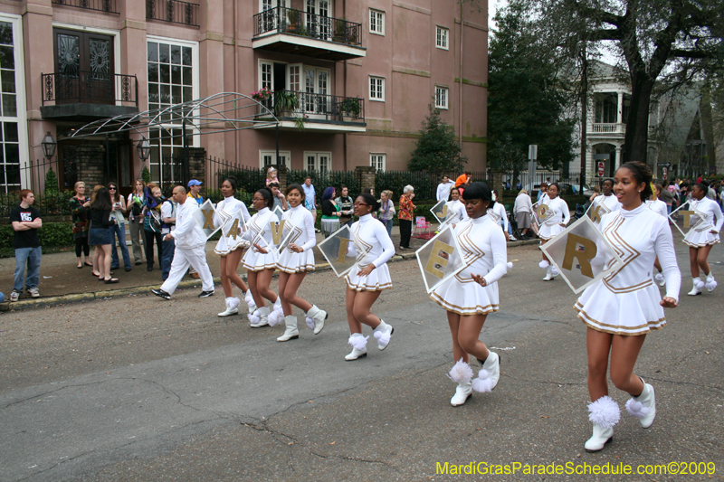 2009-Krewe-of-Pontchartrain-New-Orleans-Mardi-Gras-0519