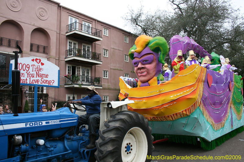 2009-Krewe-of-Pontchartrain-New-Orleans-Mardi-Gras-0523