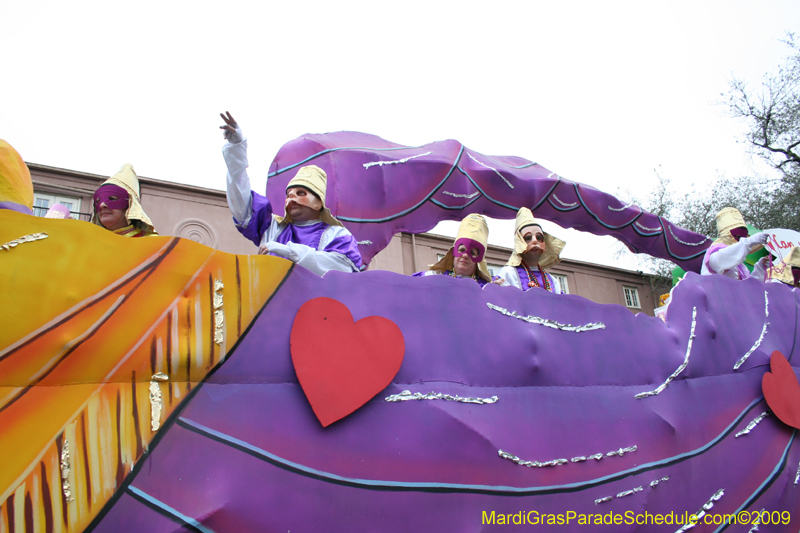 2009-Krewe-of-Pontchartrain-New-Orleans-Mardi-Gras-0525