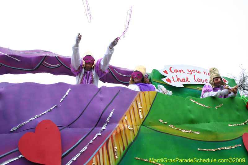 2009-Krewe-of-Pontchartrain-New-Orleans-Mardi-Gras-0527