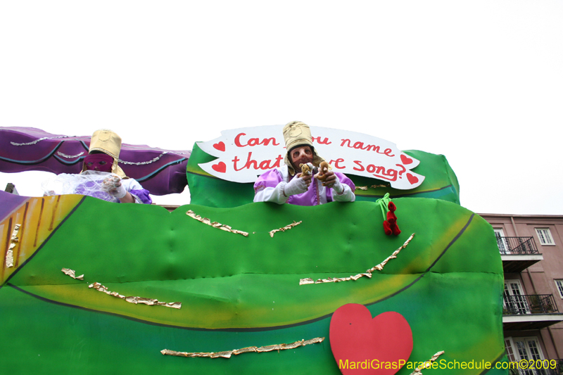 2009-Krewe-of-Pontchartrain-New-Orleans-Mardi-Gras-0528