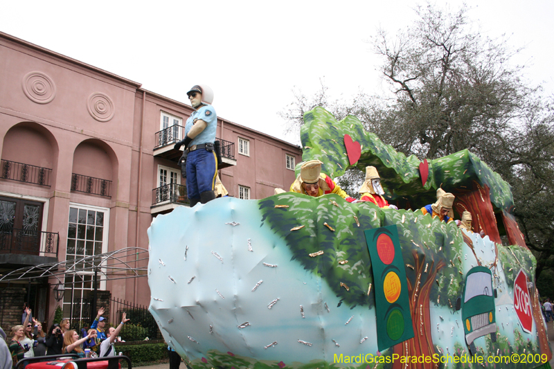 2009-Krewe-of-Pontchartrain-New-Orleans-Mardi-Gras-0533