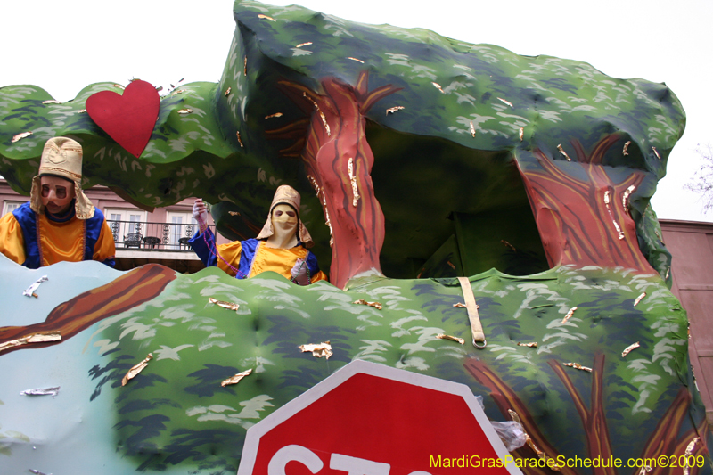 2009-Krewe-of-Pontchartrain-New-Orleans-Mardi-Gras-0536