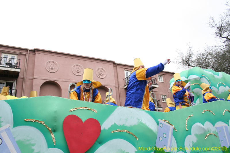 2009-Krewe-of-Pontchartrain-New-Orleans-Mardi-Gras-0541