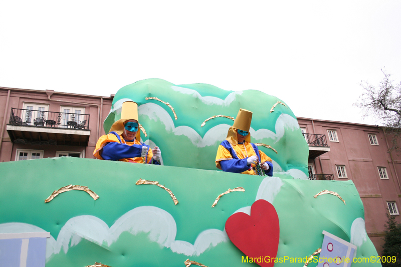 2009-Krewe-of-Pontchartrain-New-Orleans-Mardi-Gras-0543