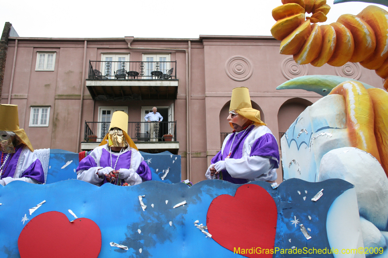 2009-Krewe-of-Pontchartrain-New-Orleans-Mardi-Gras-0551