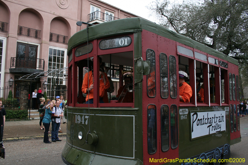 2009-Krewe-of-Pontchartrain-New-Orleans-Mardi-Gras-0555