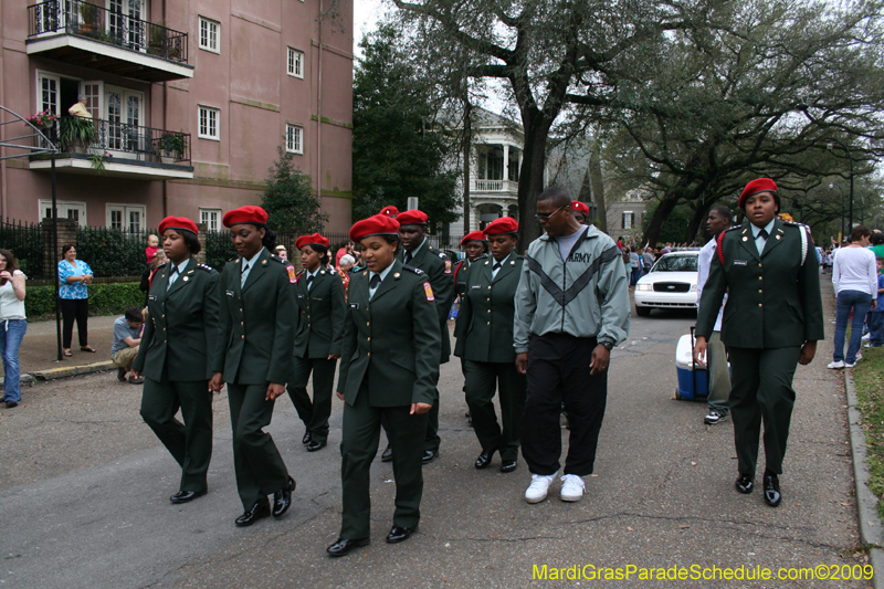 2009-Krewe-of-Pontchartrain-New-Orleans-Mardi-Gras-0558
