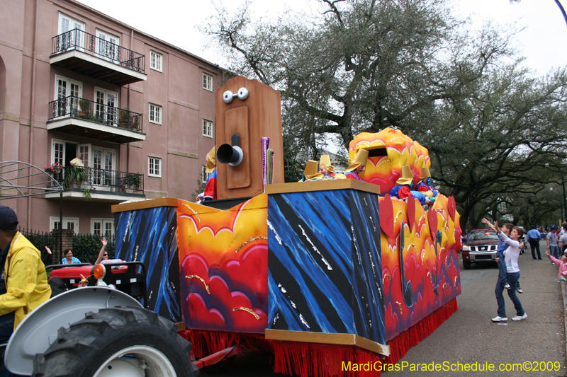 2009-Krewe-of-Pontchartrain-New-Orleans-Mardi-Gras-0559