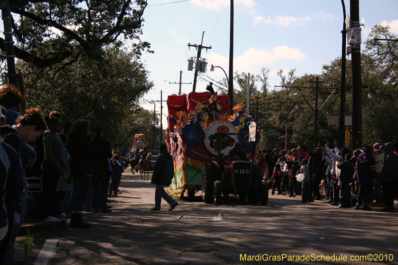 Krewe-of-Pontchartrain-2010-Mardi-Gras-Uptown-3757