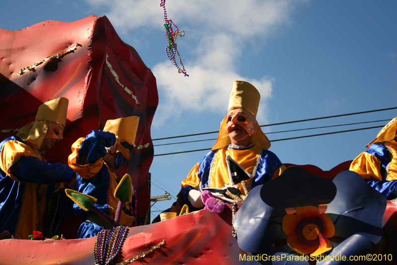 Krewe-of-Pontchartrain-2010-Mardi-Gras-Uptown-3761