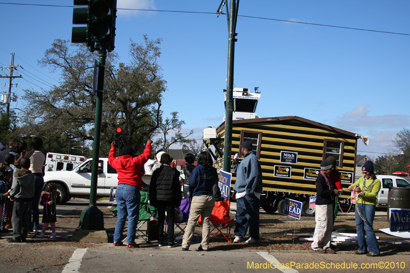 Krewe-of-Pontchartrain-2010-Mardi-Gras-Uptown-3763