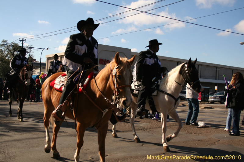 Krewe-of-Pontchartrain-2010-Mardi-Gras-Uptown-3764