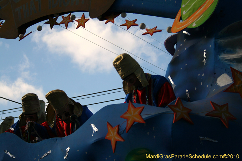 Krewe-of-Pontchartrain-2010-Mardi-Gras-Uptown-3767