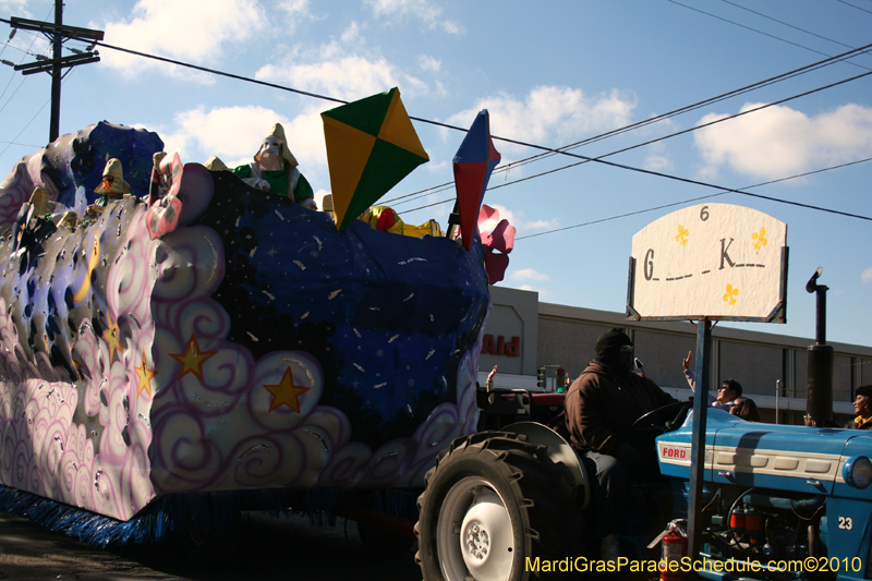 Krewe-of-Pontchartrain-2010-Mardi-Gras-Uptown-3774