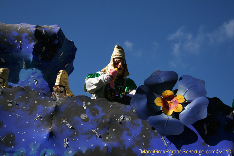 Krewe-of-Pontchartrain-2010-Mardi-Gras-Uptown-3778