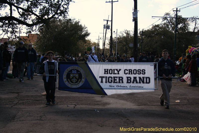 Krewe-of-Pontchartrain-2010-Mardi-Gras-Uptown-3781