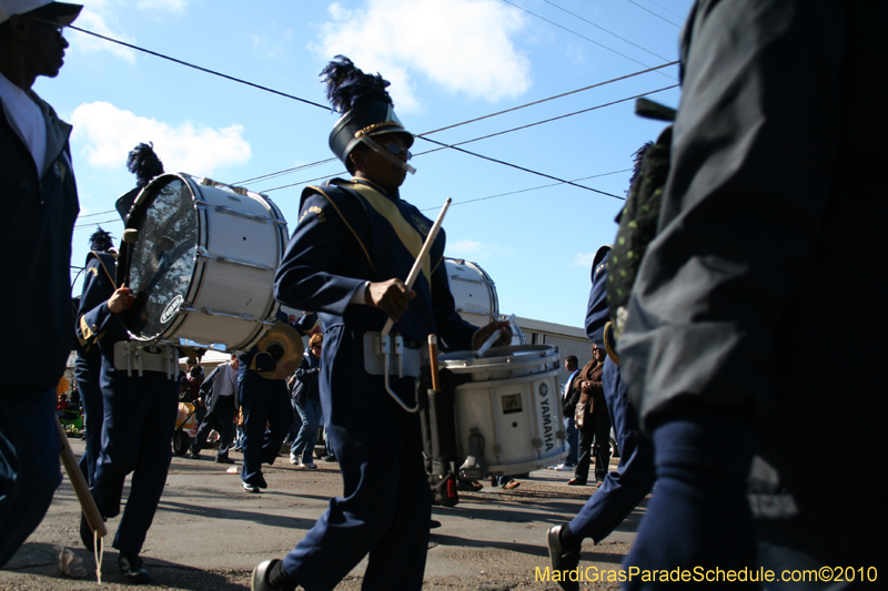 Krewe-of-Pontchartrain-2010-Mardi-Gras-Uptown-3785