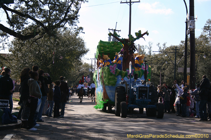 Krewe-of-Pontchartrain-2010-Mardi-Gras-Uptown-3786