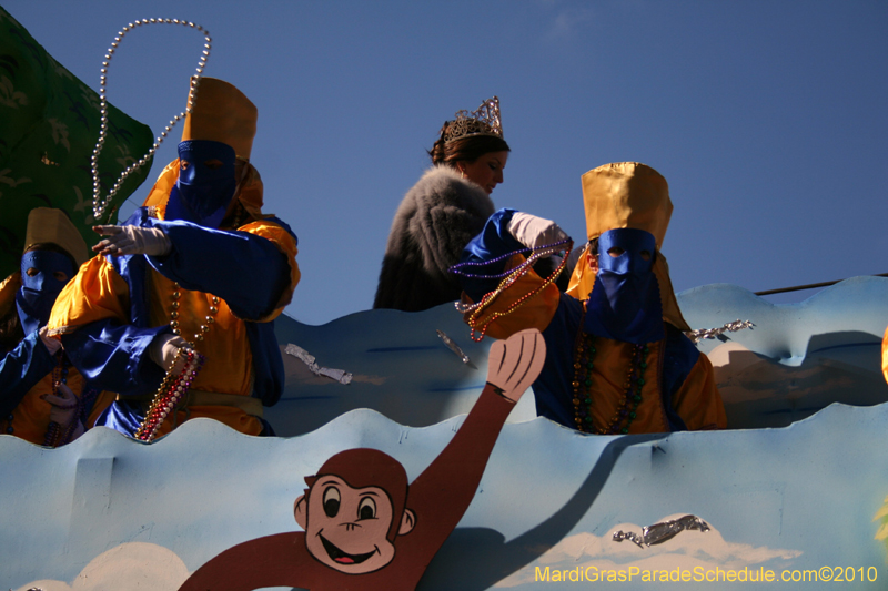 Krewe-of-Pontchartrain-2010-Mardi-Gras-Uptown-3789