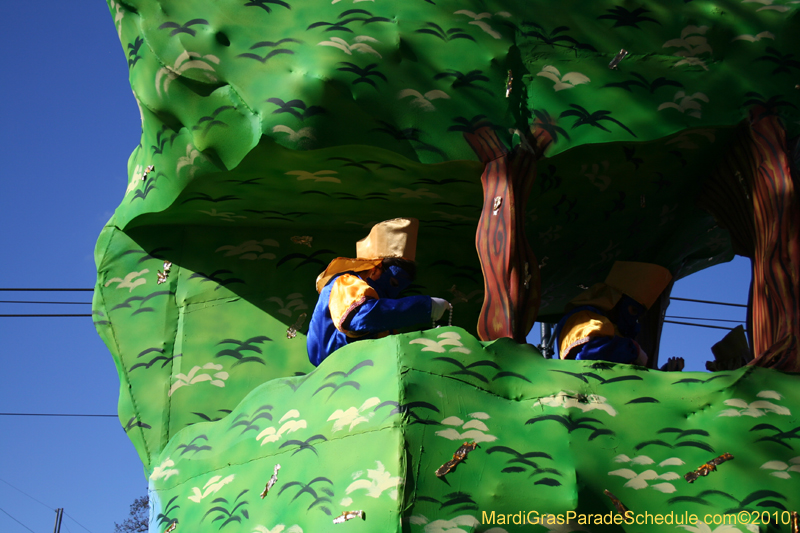 Krewe-of-Pontchartrain-2010-Mardi-Gras-Uptown-3792