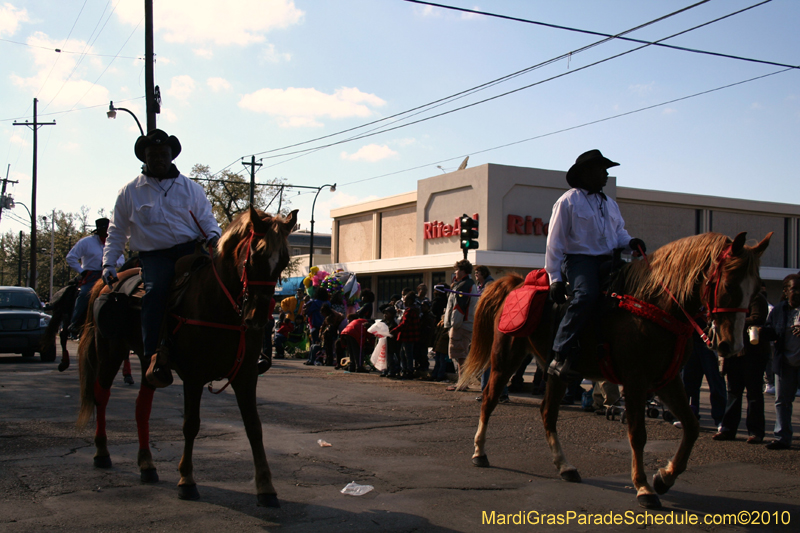 Krewe-of-Pontchartrain-2010-Mardi-Gras-Uptown-3796