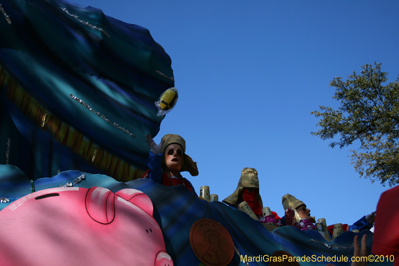 Krewe-of-Pontchartrain-2010-Mardi-Gras-Uptown-3800