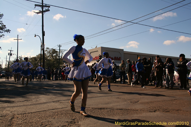 Krewe-of-Pontchartrain-2010-Mardi-Gras-Uptown-3811