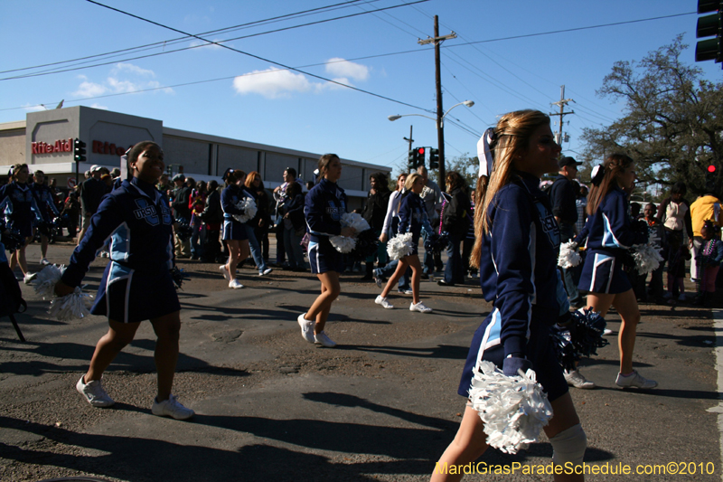 Krewe-of-Pontchartrain-2010-Mardi-Gras-Uptown-3820