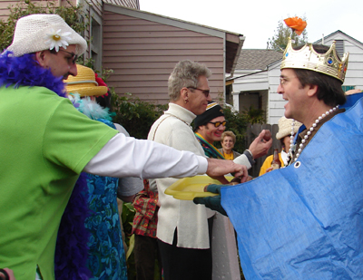 phunnyphortyphellowsandbuzzards_00227