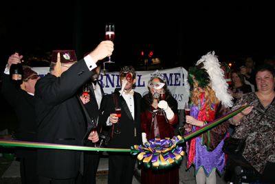 2008-Mardi_Gras-Phunny-Phorty-Phellows-Before-the-Streetcar-Ride-3387