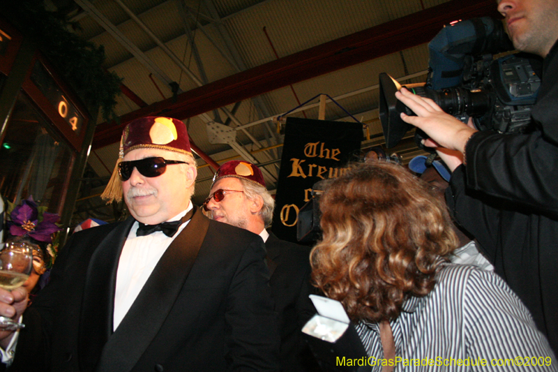 2009-Phunny-Phorty-Phellows-Twelfth-Night-Streetcar-Ride-New-Orleans-Mardi-Gras-0062
