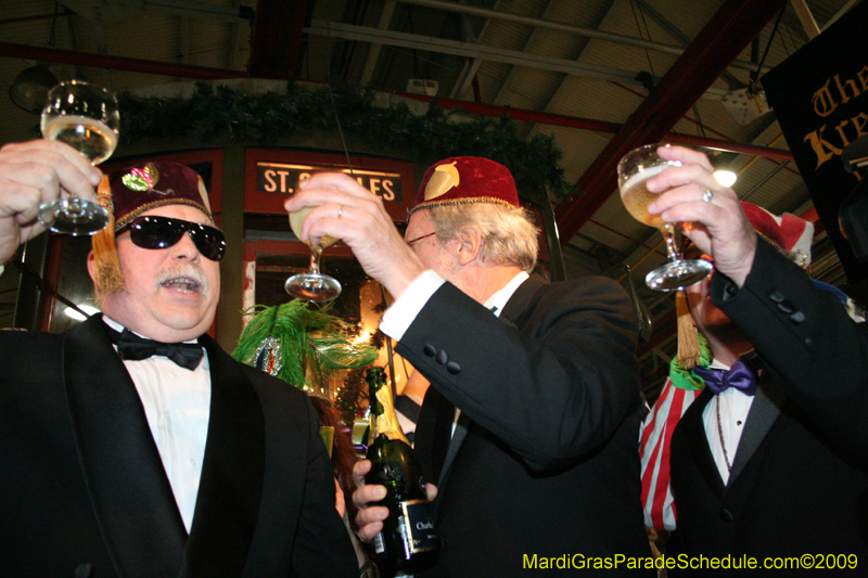 2009-Phunny-Phorty-Phellows-Twelfth-Night-Streetcar-Ride-New-Orleans-Mardi-Gras-0063