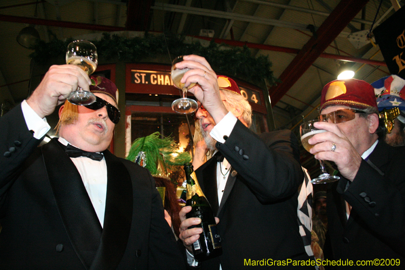 2009-Phunny-Phorty-Phellows-Twelfth-Night-Streetcar-Ride-New-Orleans-Mardi-Gras-0064