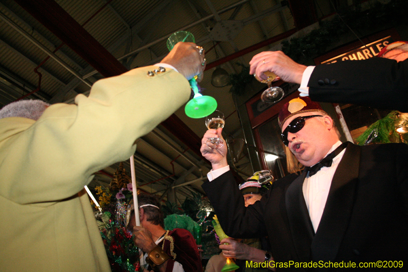 2009-Phunny-Phorty-Phellows-Twelfth-Night-Streetcar-Ride-New-Orleans-Mardi-Gras-0067